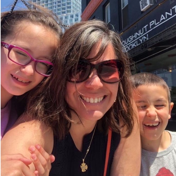 Meet your Posher, Gilda - Picture 1 of 1